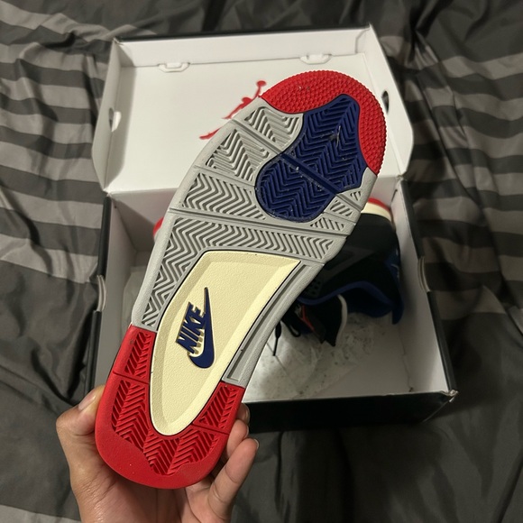 Jordan 4 Rare Air - Picture 4 of 8